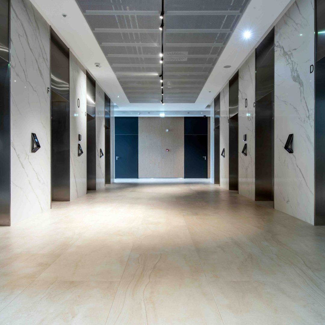 U_CENTER-34